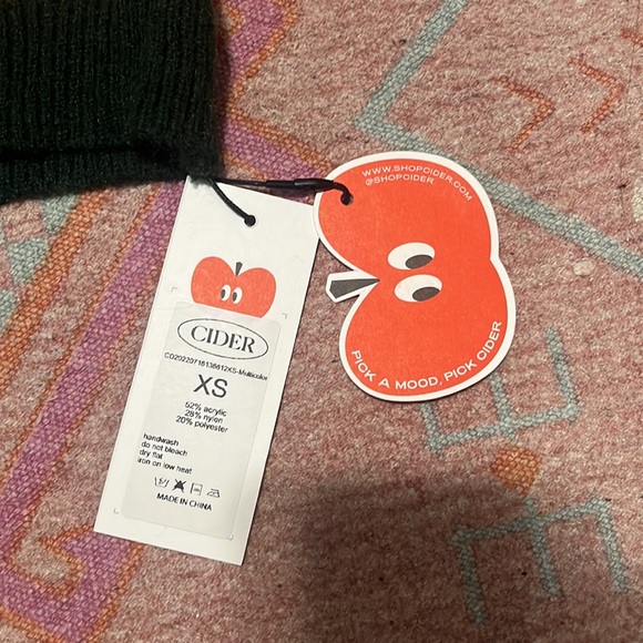 Cider Nostalgic Short-Sleeve Sweater - Picture 3 of 3